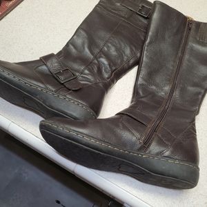 GH BASS LEATHER BOOTS. LIKE NEW, SIZE 9